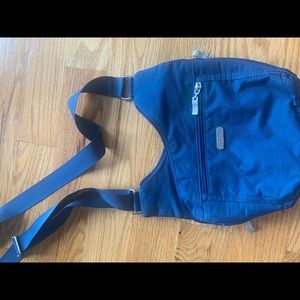 Baggallini blue crossbody
